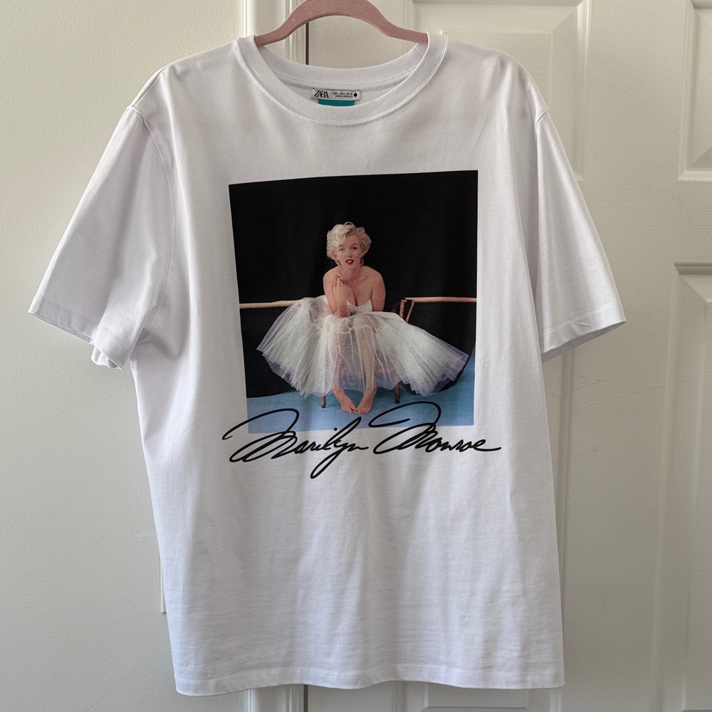 ZARA Women White Graphic  T-Shirt oversized